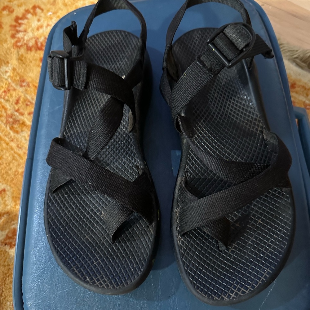 Black Choco Sandals with toe strap